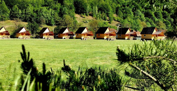 Cazare camping la Casute Bulz