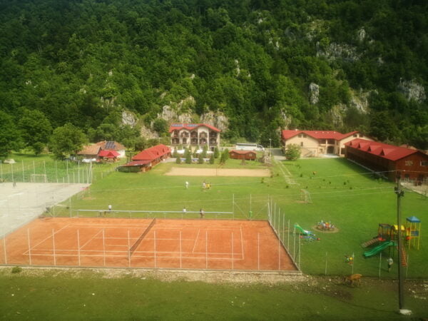 Pensiunea Carpathia din zona Remeti
