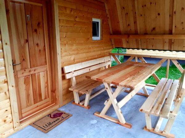 Cazare camping la Casute Bulz Valea Iadului