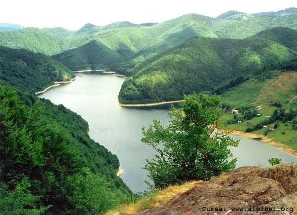 Lacul Lesu Bihor Valea Iadului Stana de Vale
